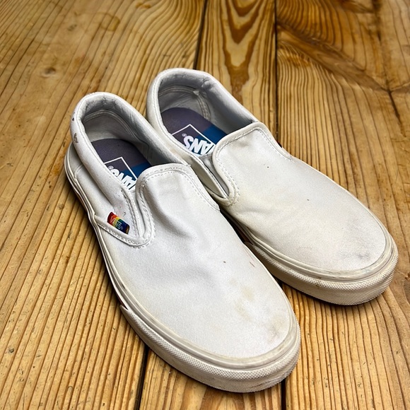 Vans - Picture 1 of 4